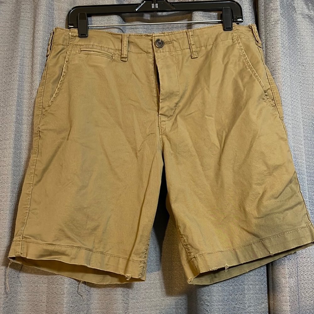 Men’s American Eagle shirts size 32 in khaki